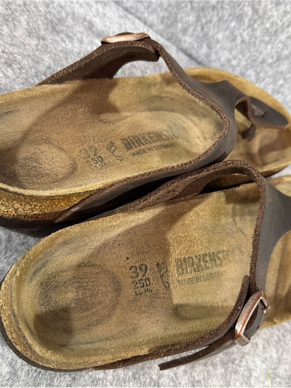 Birkenstock Gizeh Sandals - Womens 39 - Brown Summer Comfort Wide Buckle Leather - Picture 2 of 10
